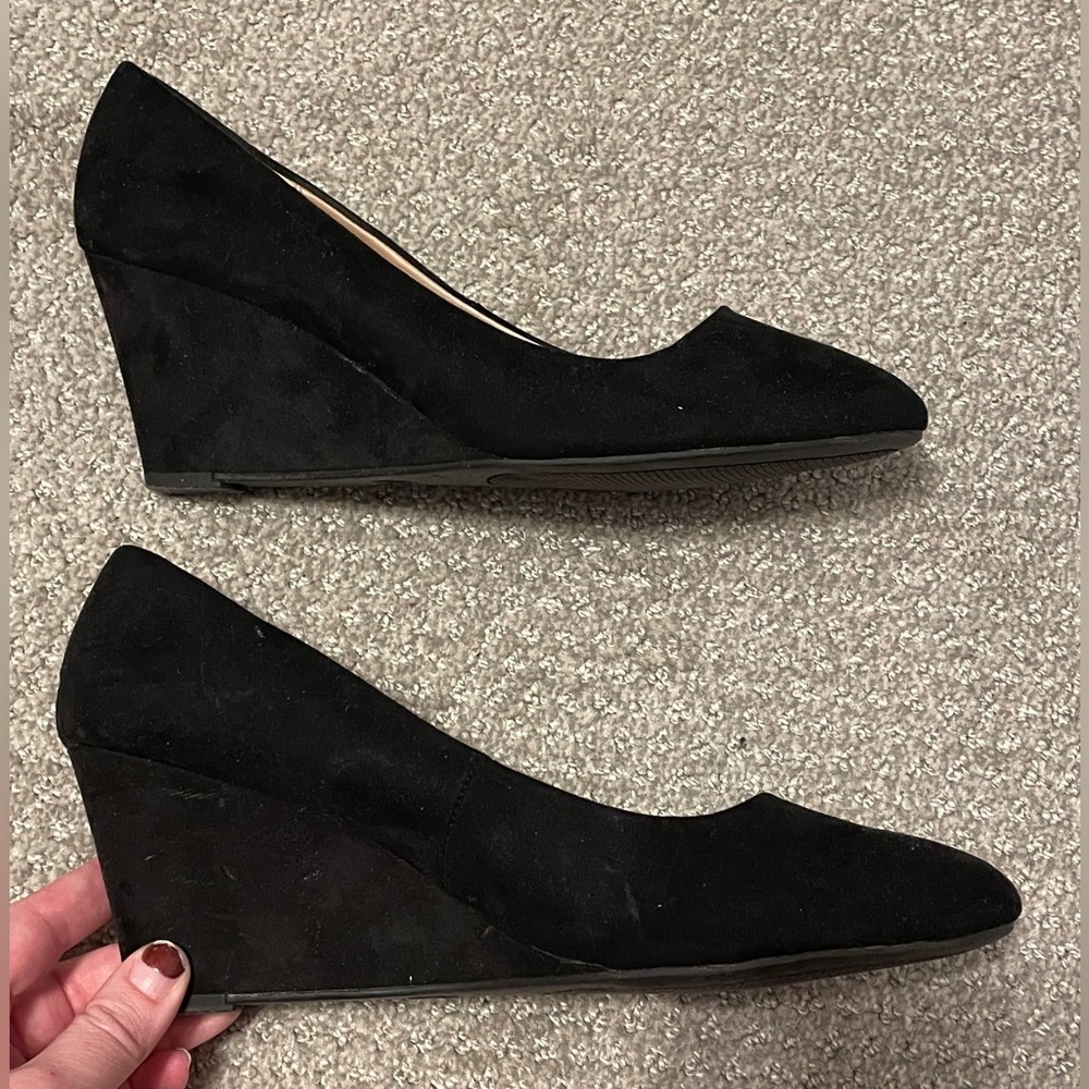 A New Day Dot Round Toe Black Wedge Heels - Picture 3 of 11